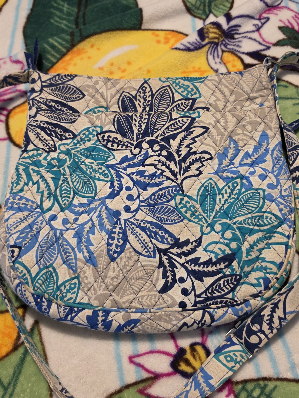 Vera Bradley Santiago 4-Piece Set: Rolling Backpack, Hipster Crossbody & Wallets - Picture 11 of 16
